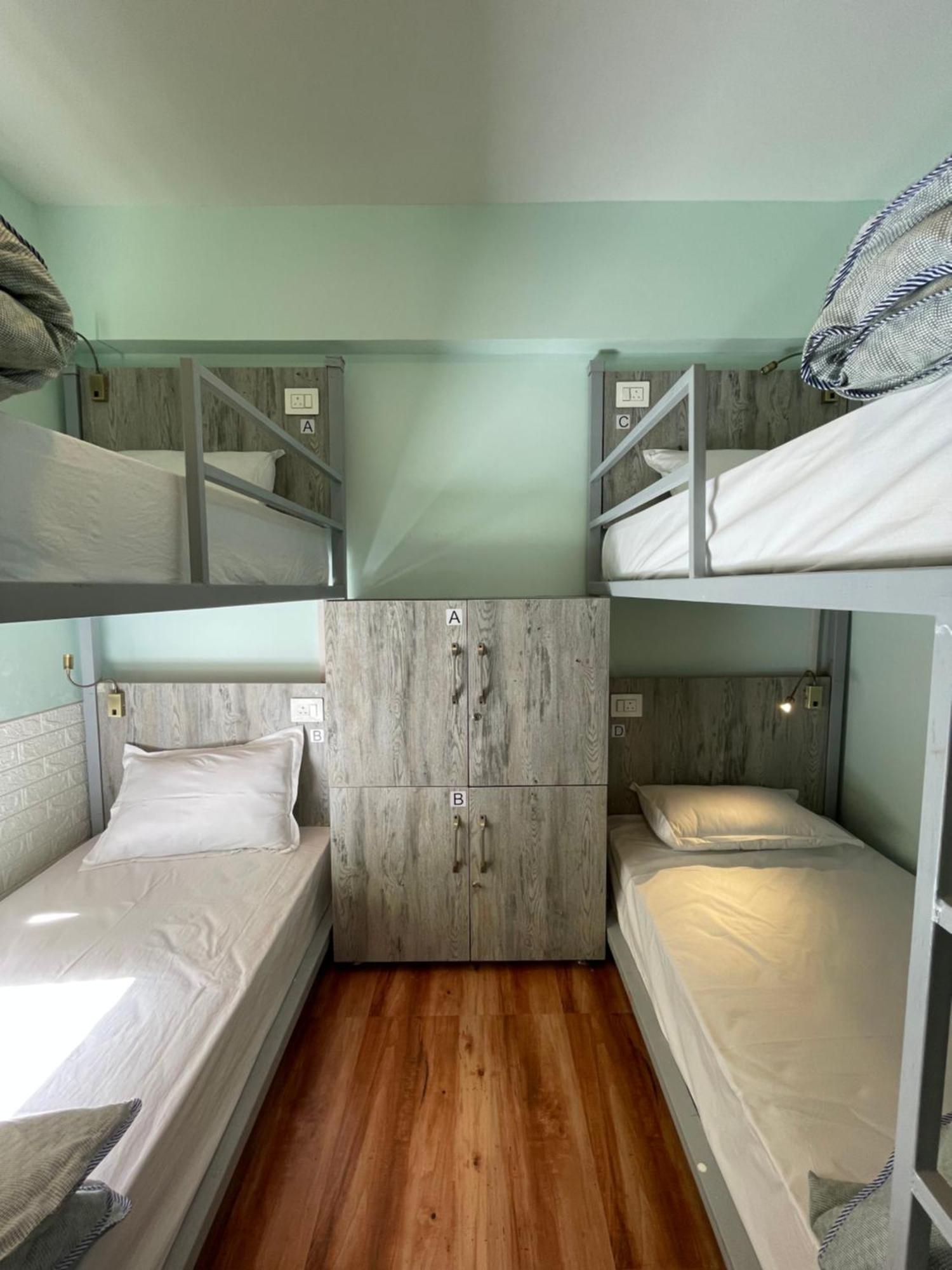 Eevolve Dharamkot - An Eco Hostel マクロード・ガンジ エクステリア 写真