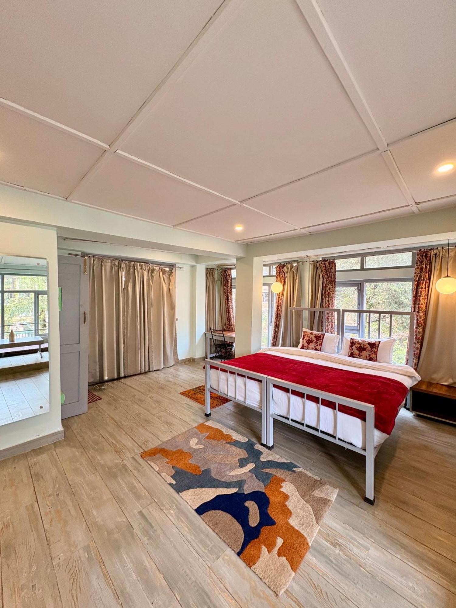 Eevolve Dharamkot - An Eco Hostel マクロード・ガンジ エクステリア 写真